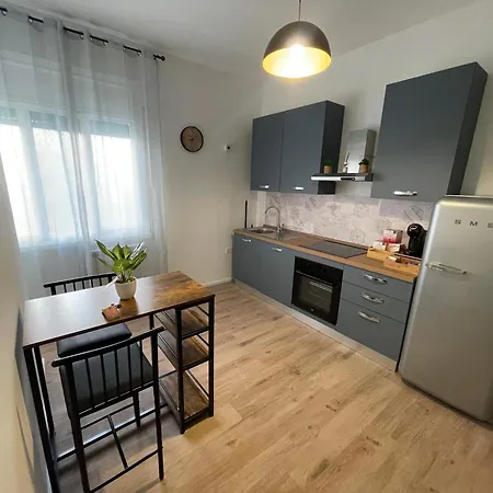 Apartment Rosina's Little *